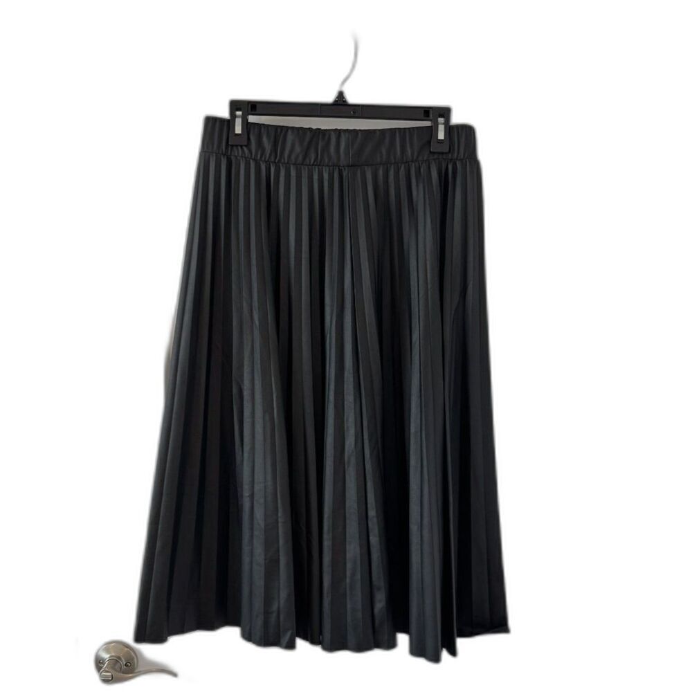 Time & Tru Faux Leather Skirt